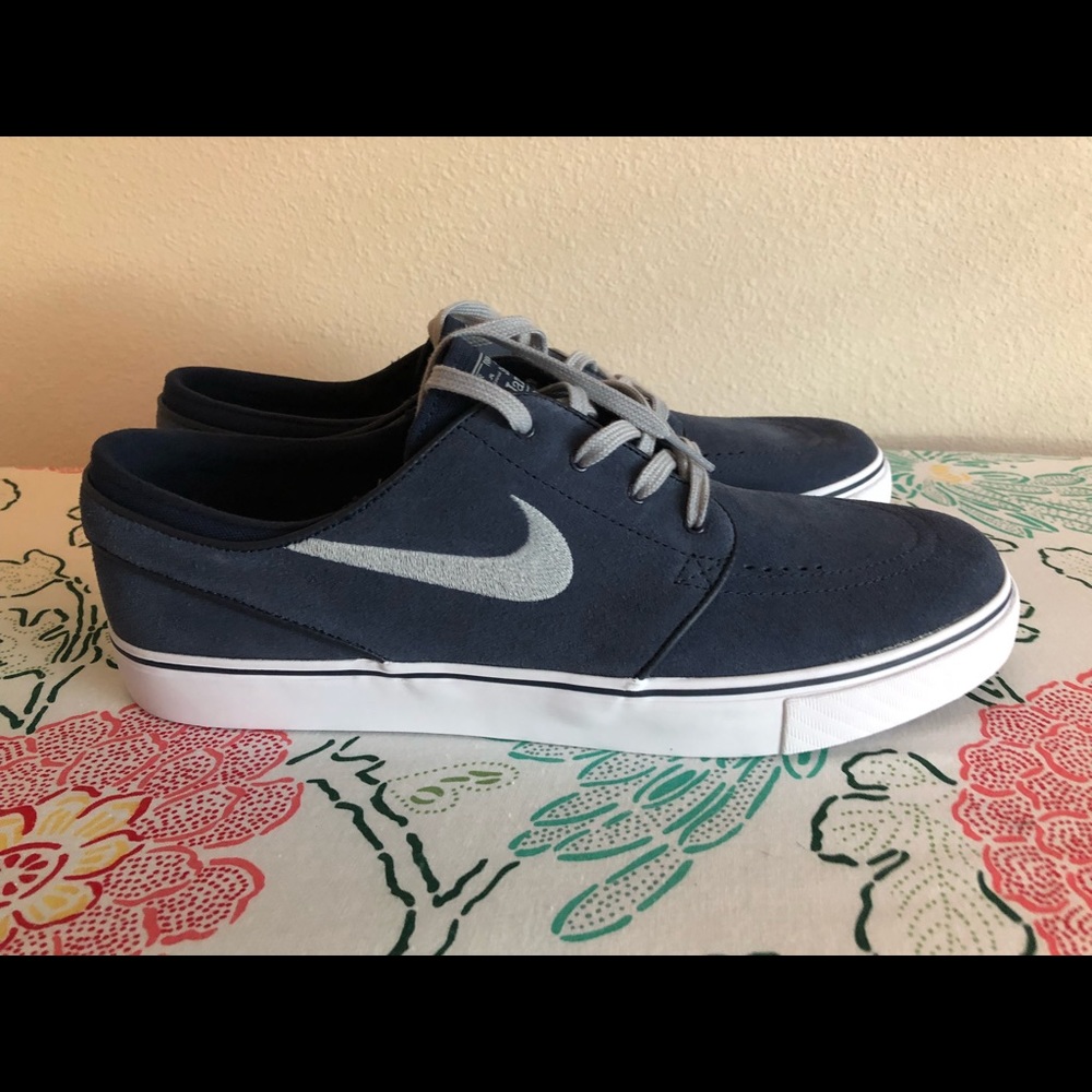 Nike Janoskis never worn